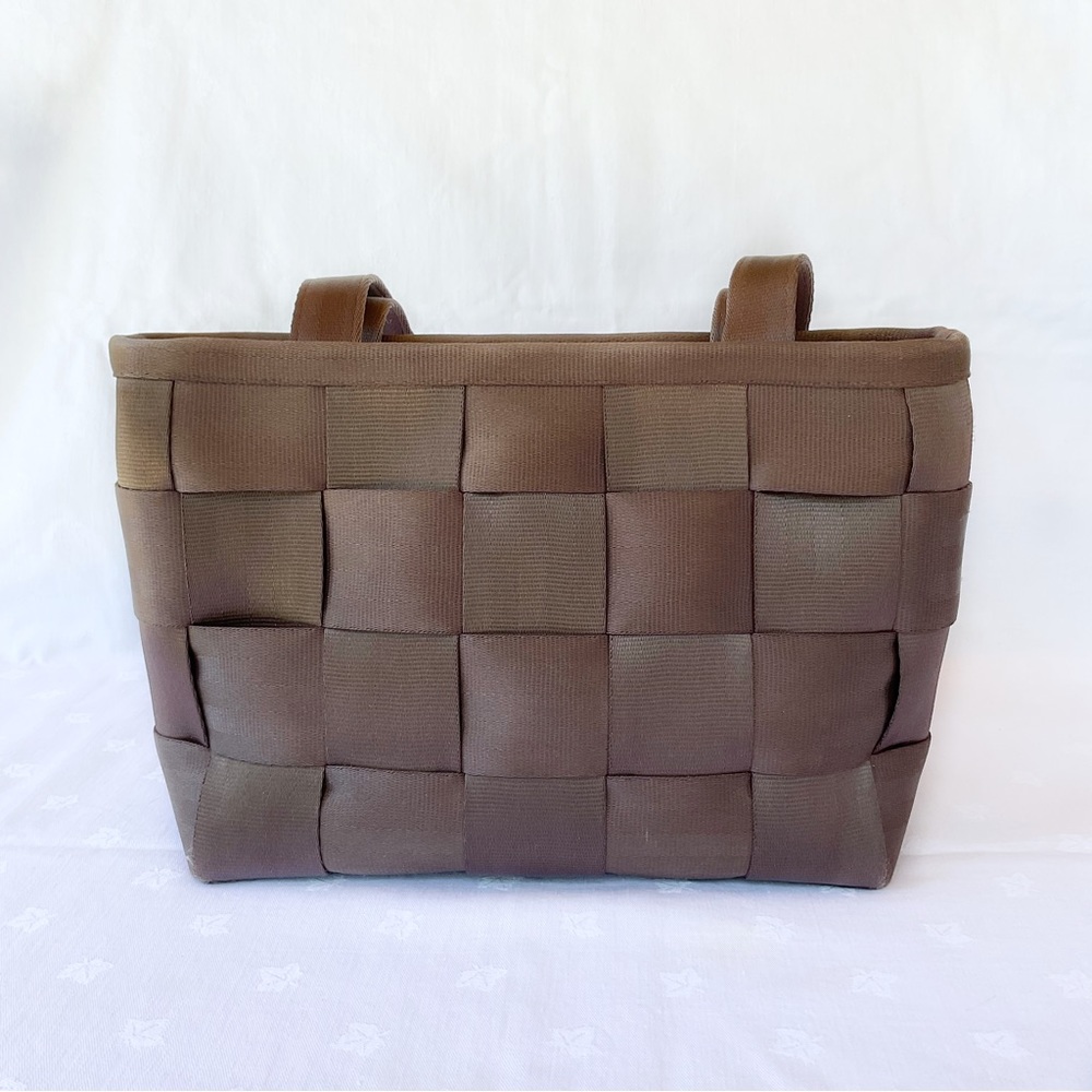 Harvey’s Seatbelt Shoulder Bag